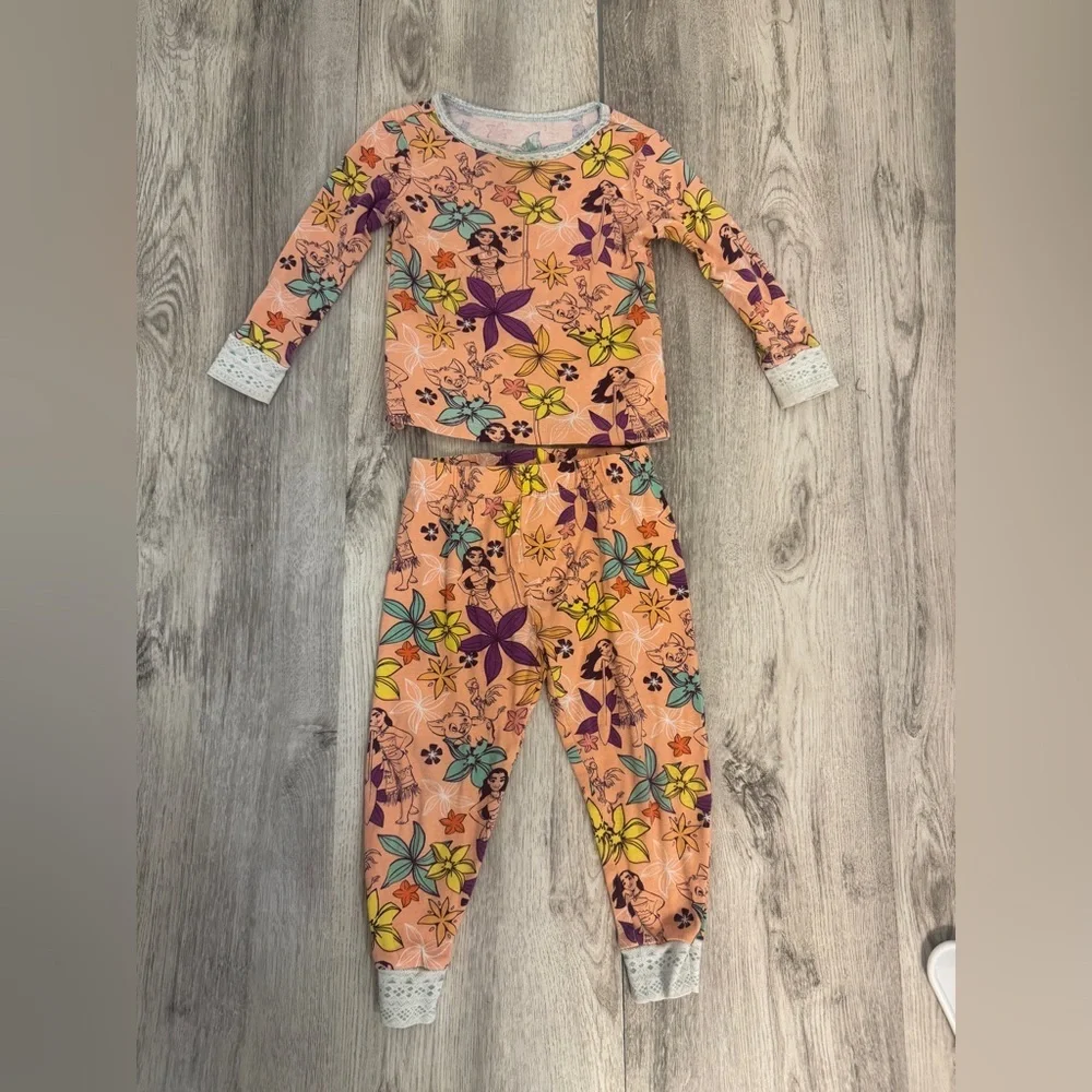 Disney Moana  Peach Floral Long-Sleeve Pajama Set with Multicolor Flowers